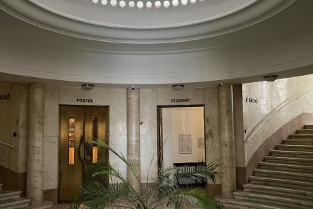 Kiadó panorámás lakás a Petőfi téren